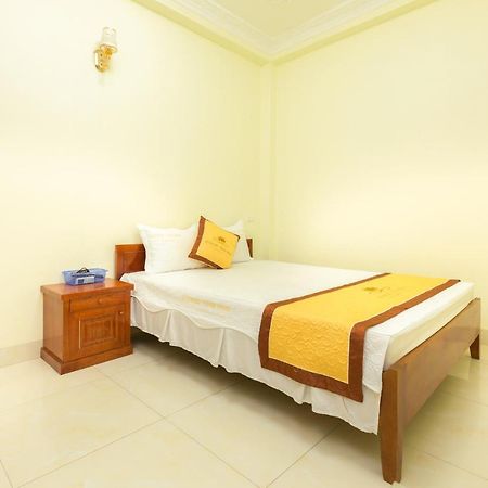 Spot On 861 Sunrise Hotel นิญบิ่ญ ภายนอก รูปภาพ