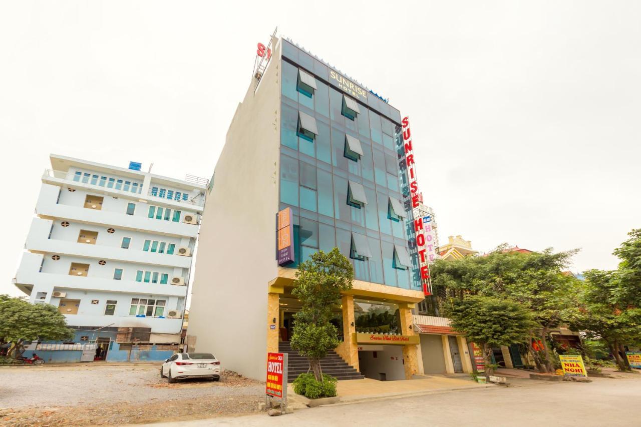 Spot On 861 Sunrise Hotel นิญบิ่ญ ภายนอก รูปภาพ
