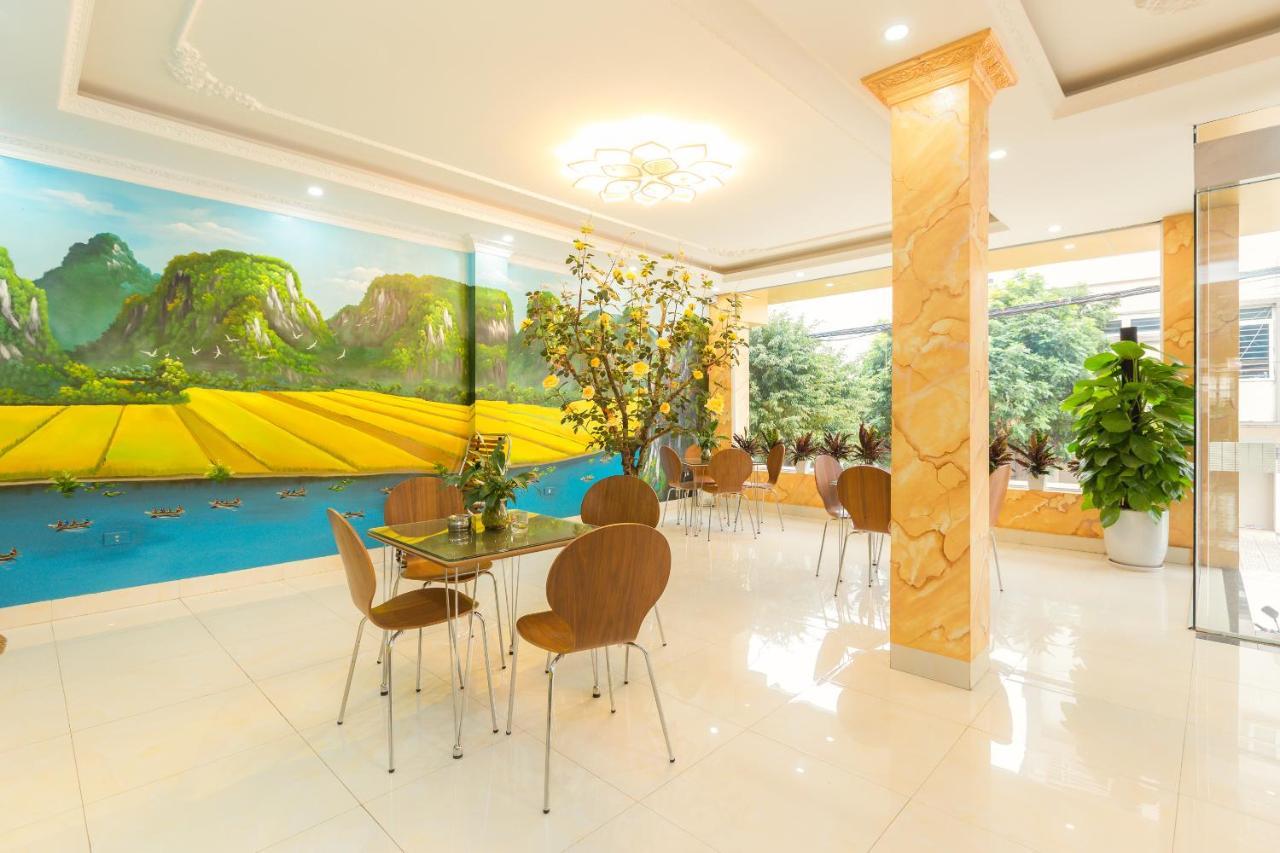Spot On 861 Sunrise Hotel นิญบิ่ญ ภายนอก รูปภาพ